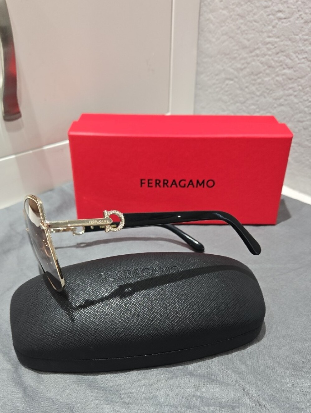 Salvatore Ferragamo Gold Frame Brown Gradient Sunglasses - Picture 2 of 6